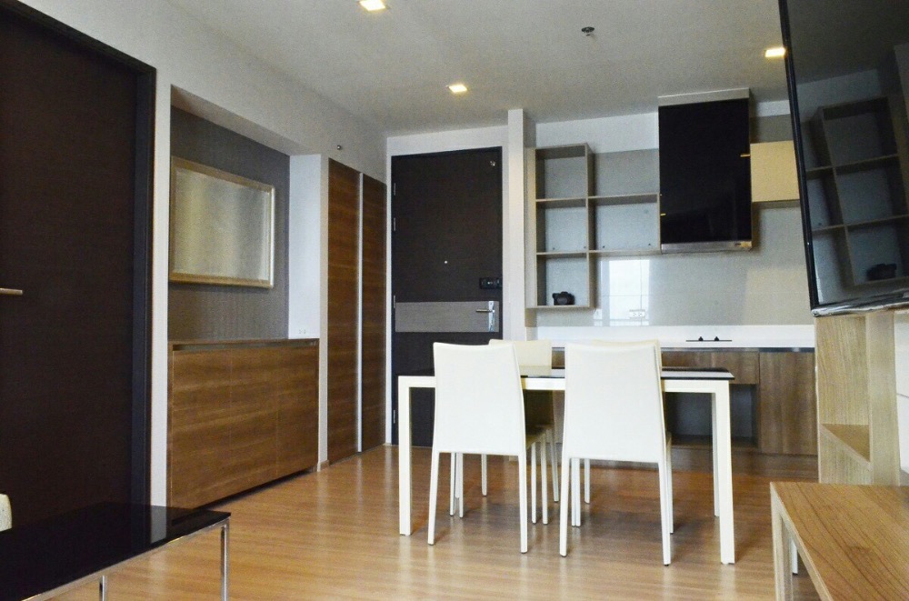 For RentCondoSathorn, Narathiwat : for rent Rhythm sathorn 2 bed special deal!!