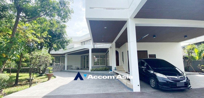 For RentHouseSukhumvit, Asoke, Thonglor : 🔼🔽 AccomA Home Office, Garden, Huge Terrace 4 Beds House for Rent in Sukhumvit, BTS Phra khanong