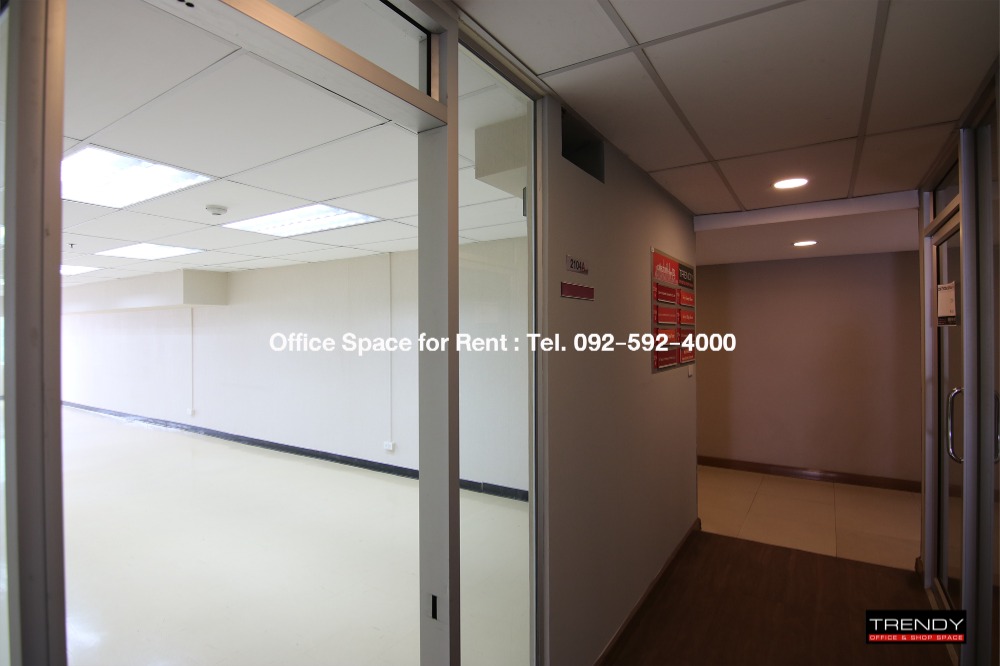 ให้เช่าสำนักงานนานา : [TD-2104A] The Trendy Office ให้เช่าออฟฟิศ สำนักงาน ขนาด 56 ตร.ม. สุขุมวิท 13 ใกล้ BTS นานา