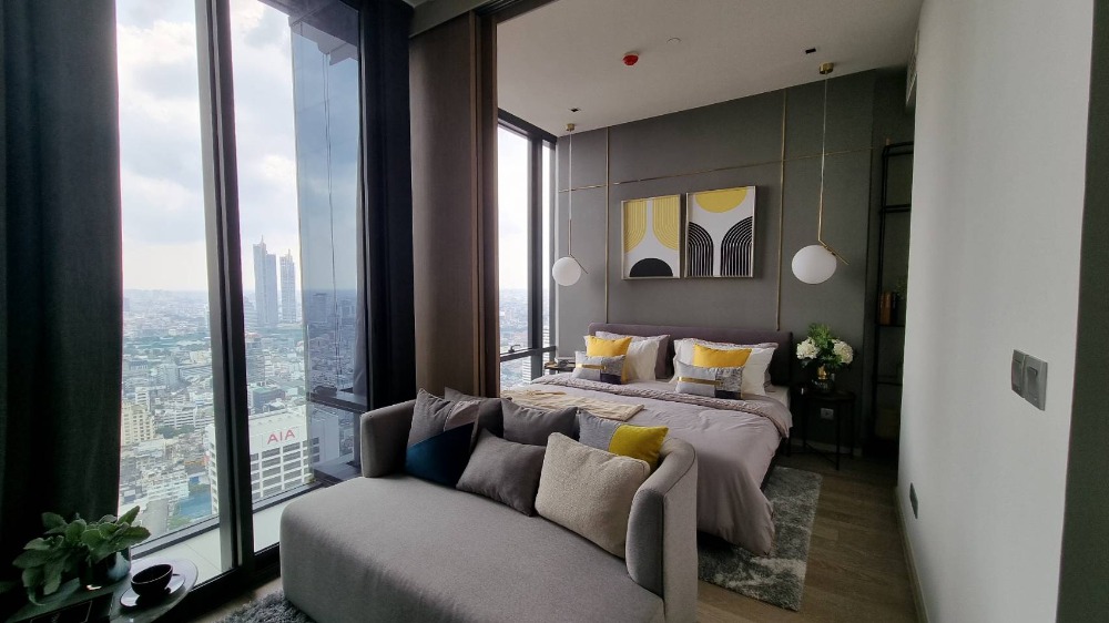 For RentCondoSilom, Saladaeng, Bangrak : Condo for rent, Ashton Silom, luxury condo, fully furnished, ready to move in the heart of the CBD, next to Silom Road, 350 meters from BTS Chong Nonsi!!