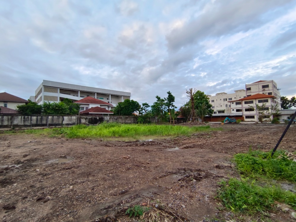 For RentLandPathum Thani,Rangsit, Thammasat : Land for rent, 2 rai, Soi Khlong Sam 6-7, Khu Khot Public Works, Khlong Luang, filled, suitable for doing business, near Toyota Friendship Center, good location, Khlong Sam