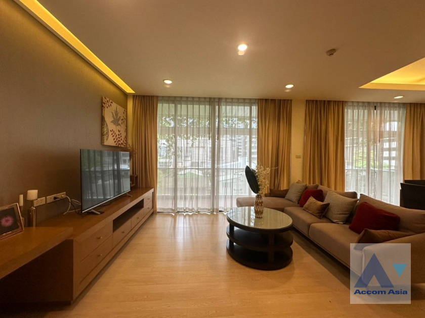 For RentCondoWitthayu, Chidlom, Langsuan, Ploenchit : 🔼🔽 AccomA Pet friendly 3 Beds Apartment for Rent in Ploenchit, BTS Ploenchit at Set on Landscape Court Yard