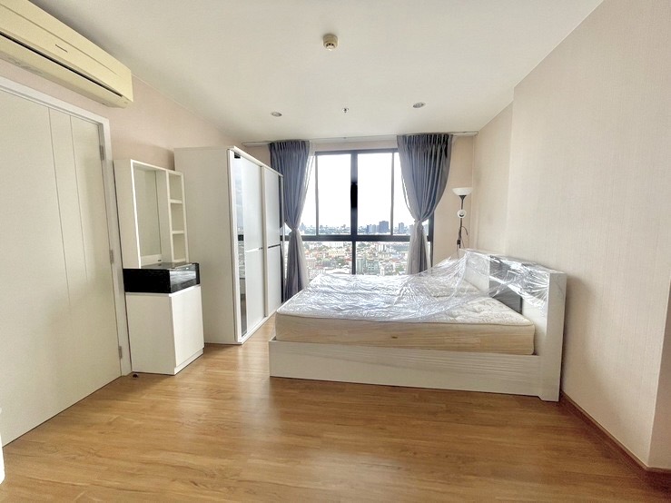 For SaleCondoBang Sue, Wong Sawang, Tao Pun : 🍕Very cheap sale!! Studio room, 29th floor, Building A, only 2.25 million baht, ready to move in!! // The Tree Interchange Condo, near MRT Bang Pho, next to Gateway Bang Sue shopping mall // 065 356 2745 The Toy🍕