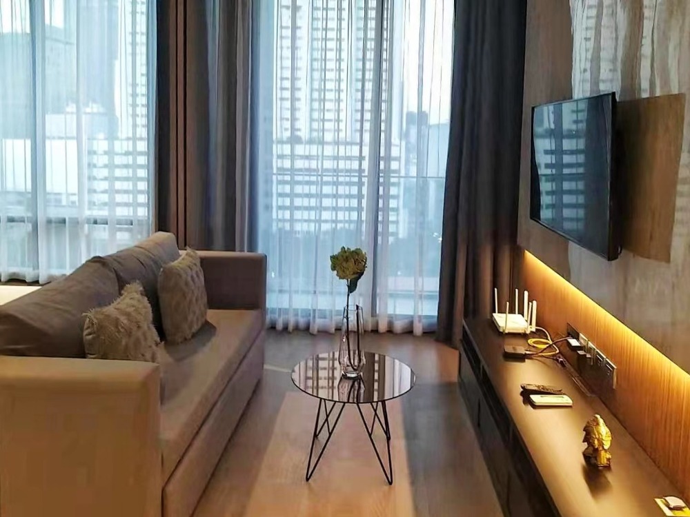 For RentCondoSilom, Saladaeng, Bangrak : Luxury condo for rent, Ashton Silom, new condo, fully furnished, ready to move in, luxury condo 300 m. to Silom Chong Nonsi