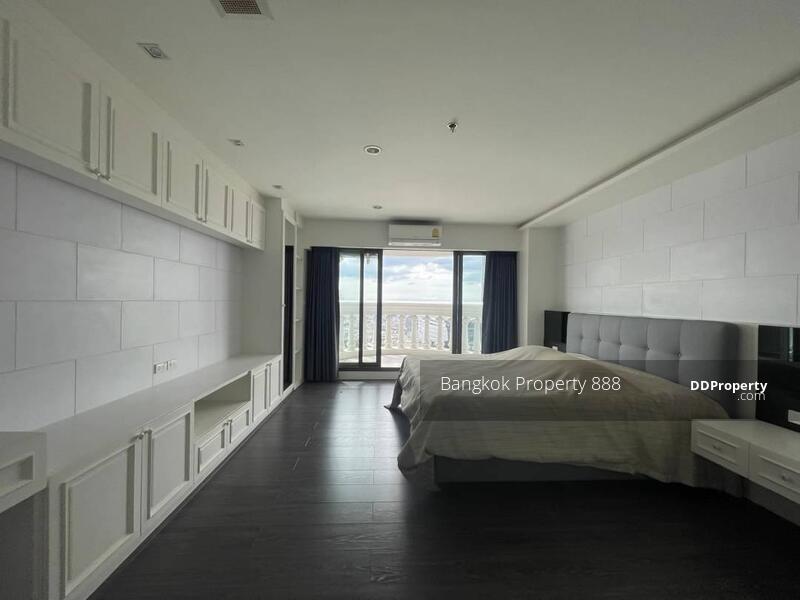 For RentCondoSilom, Saladaeng, Bangrak : for rent State tower 1 bed renovated room !! ❤️