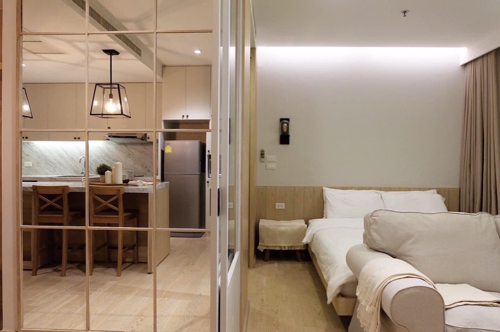 ให้เช่าคอนโดสุขุมวิท อโศก ทองหล่อ : For rent Noble Remix renovated 1 bedroom closed to bts