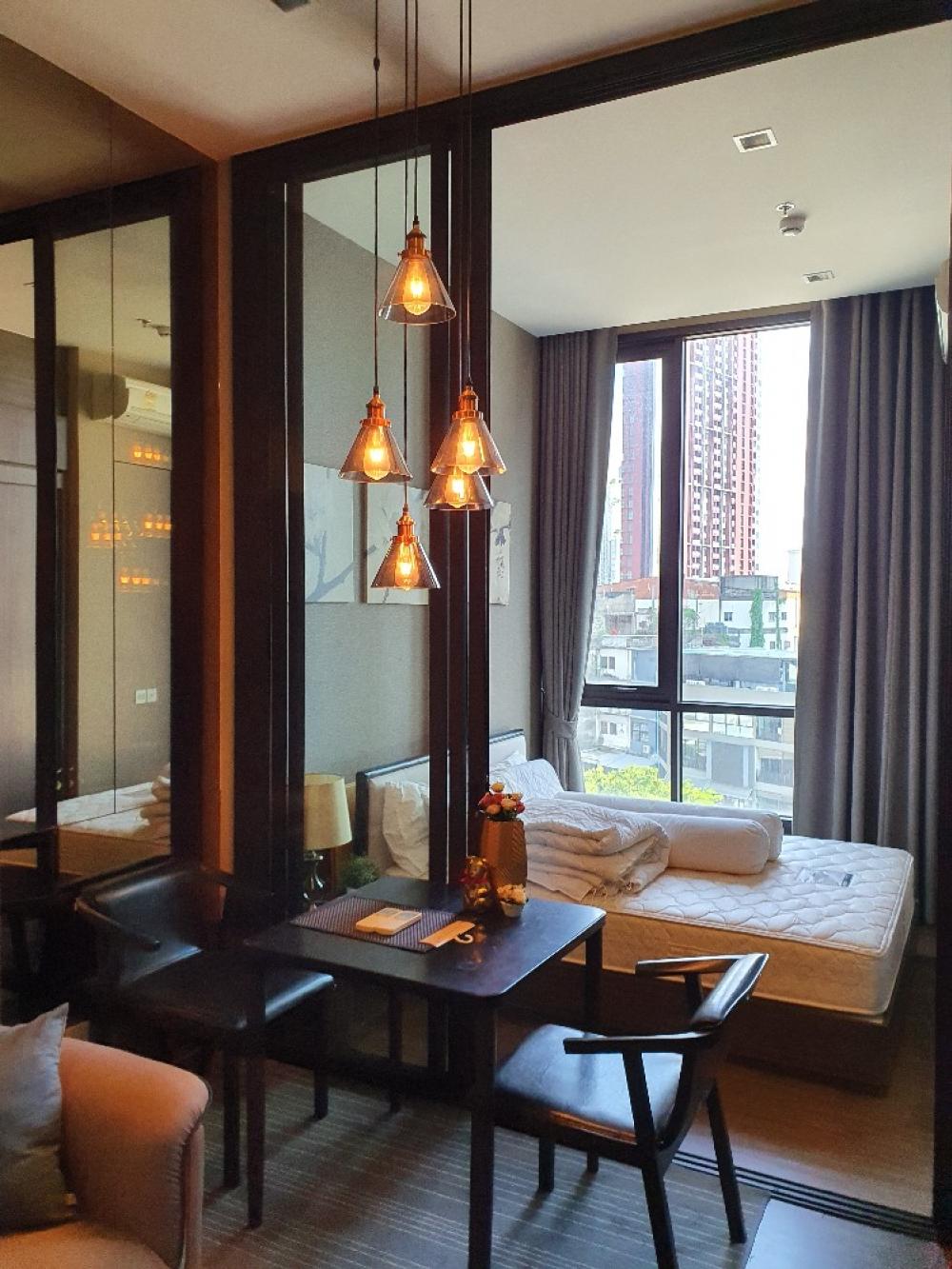 For RentCondoOnnut, Udomsuk : 💥The Line Sukhumvit 71 💥The Line Sukhumvit 71 BTS Phra Khanong, one bedroom room, extra high ceiling 🔝3.2 meters 🫨 Common floor, beautifully decorated, ready to move in.