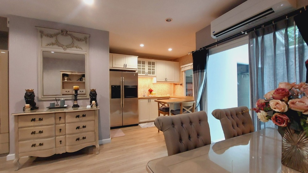 For RentTownhomePattanakan, Srinakarin : 3-storey house for rent, The Exclusive Pattanakarn 44, beautifully decorated and ready to move in (N.718)